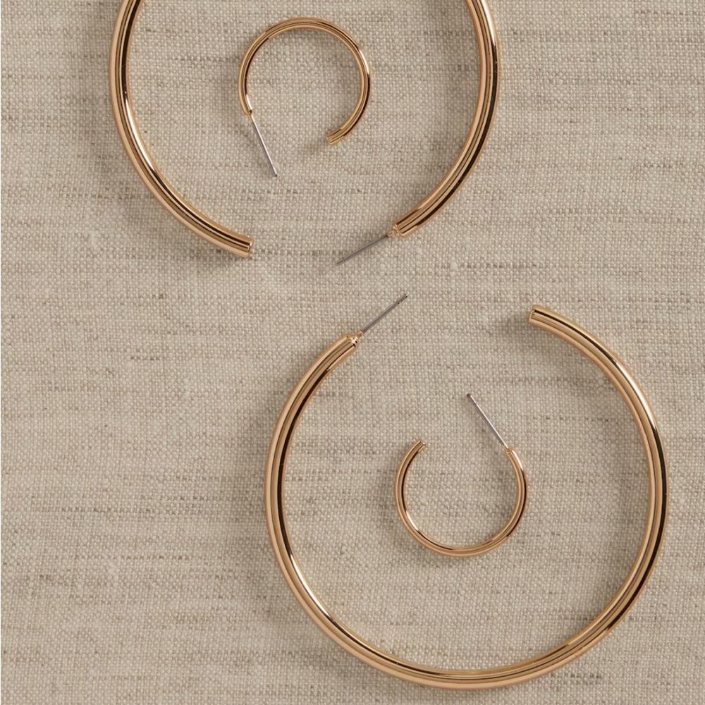 Elegant Gold Hoop Earrings Set